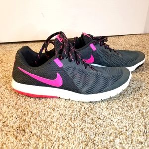 Nike womens size 9